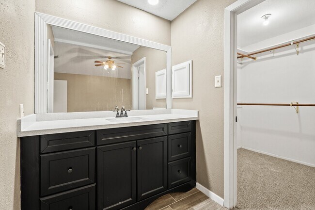 Building Photo - 3877 Pecan Cir