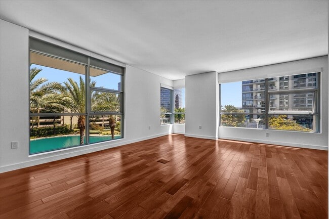 Building Photo - Luxury Elevated Living 1 Bed 1.5 Bath Condo at Skyline OC