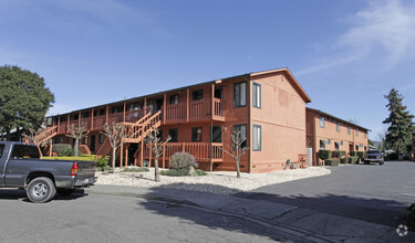 Building Photo - Brown Street, 102-156