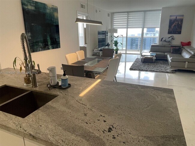 Building Photo - 1830 S Ocean Dr