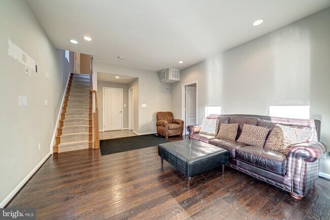 Building Photo - 42029 Bushclover Terrace