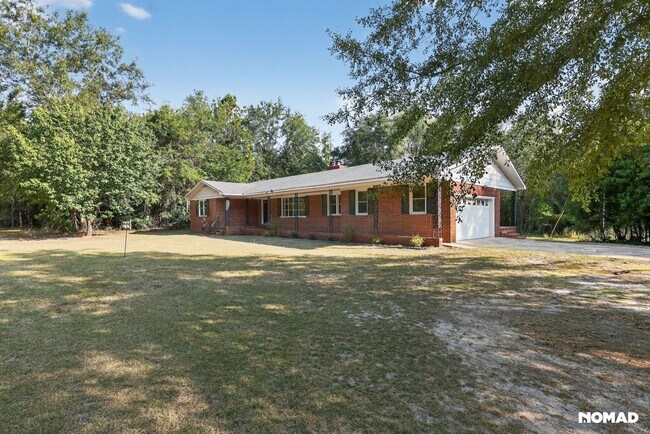 Building Photo - Peaceful 3BR Rancher Retreat on Wooded Lot