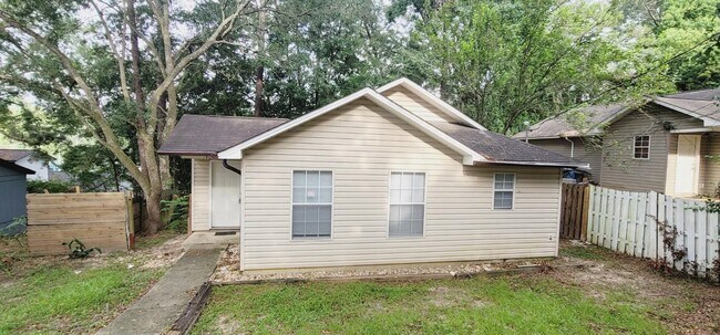 Building Photo - 1408 Colorado St