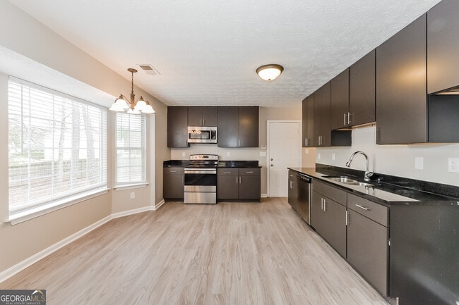 Building Photo - 2611 Star Ln
