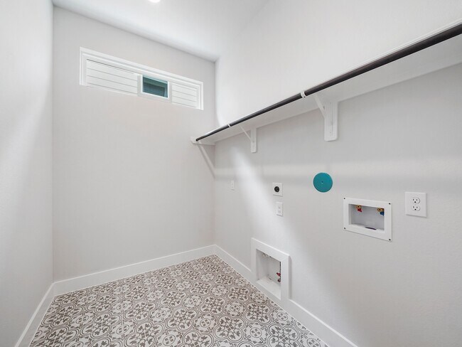 Building Photo - 6010 Rolling Strm Ct