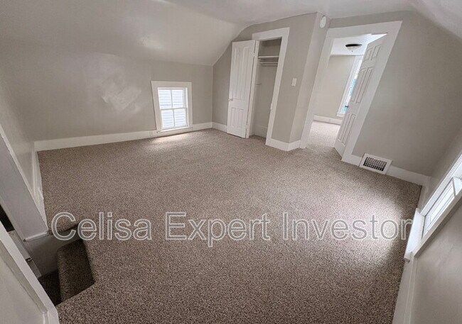 Building Photo - 710 3rd St