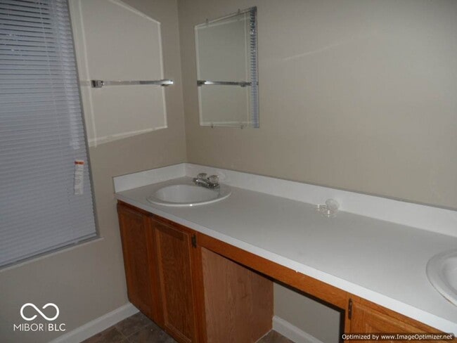 Building Photo - 6043 Hayford Ct