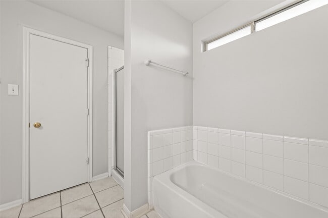 Building Photo - 8427 Brickhaven Ln