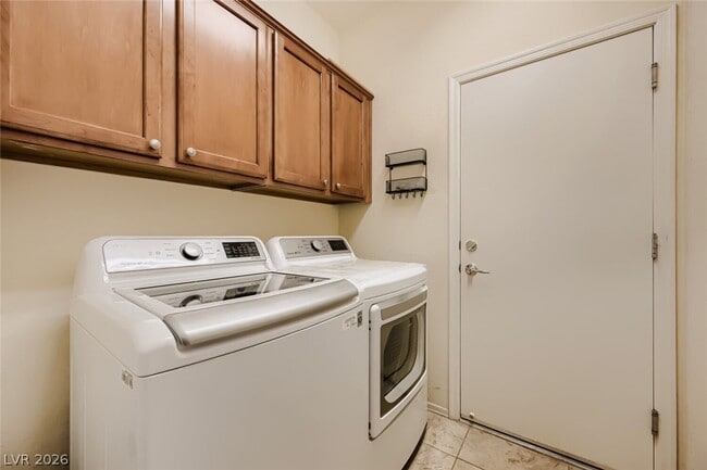 Building Photo - 7536 Chaffinch St