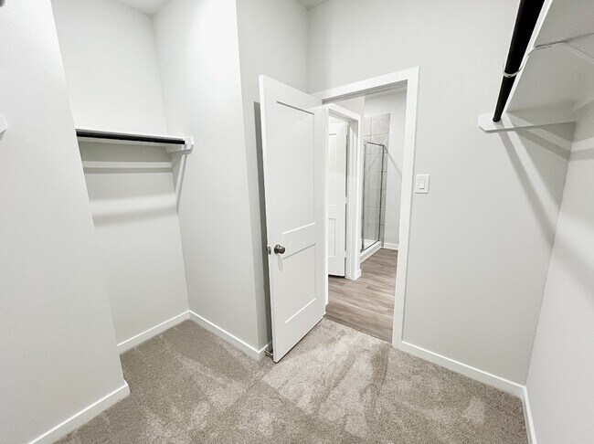 Building Photo - 11848 Whirlaway Dr