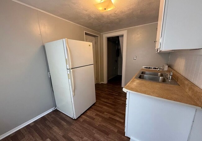 Building Photo - 3119 N Western Ave