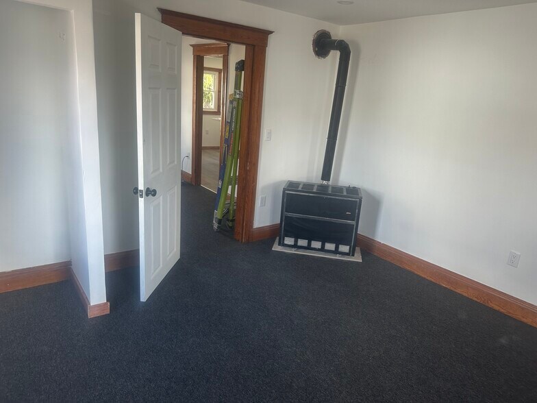 Building Photo - 76 Benham St