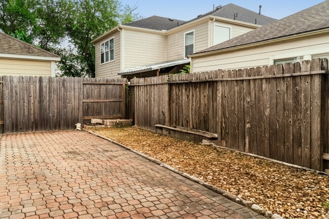 Building Photo - 12819 Wisteria Park Dr