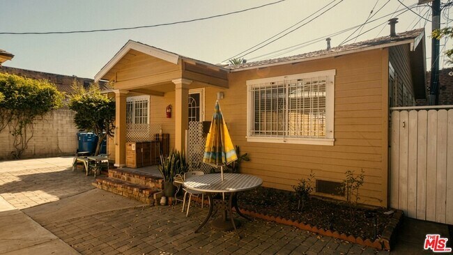 Building Photo - 1849 S Wilton Pl