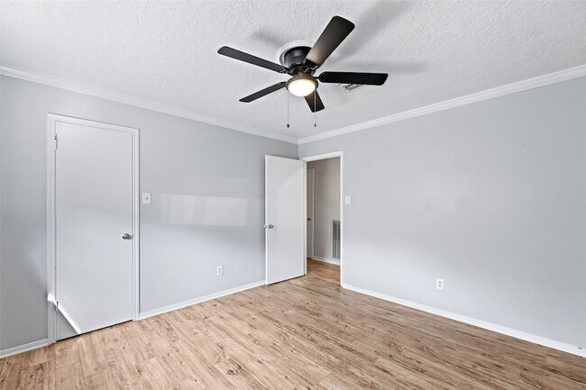 Building Photo - 10735 Kitty Brook Dr