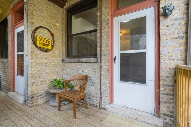 Building Photo - 1261 W Ardmore Ave