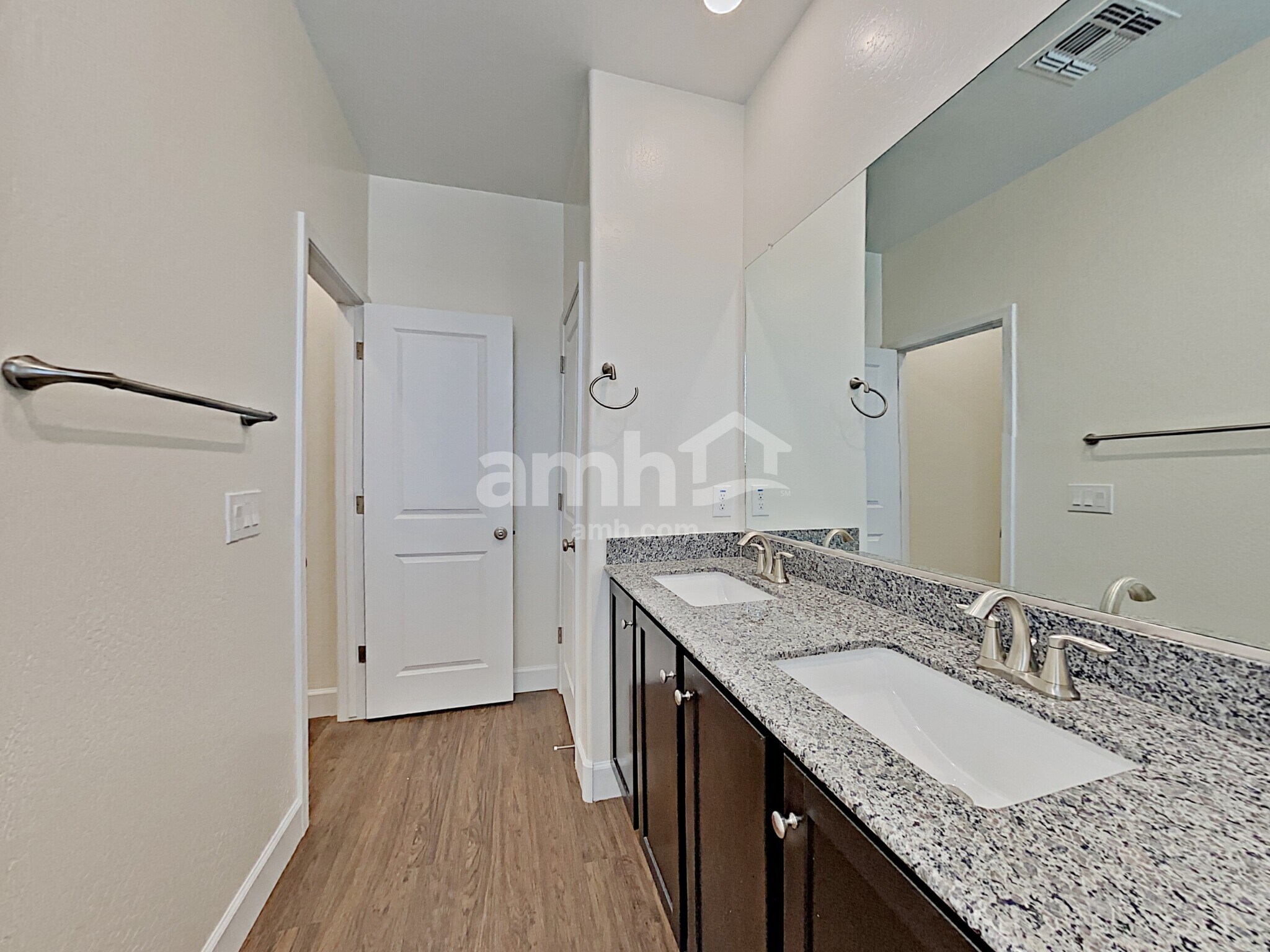 Building Photo - 12514 N 60th Ave