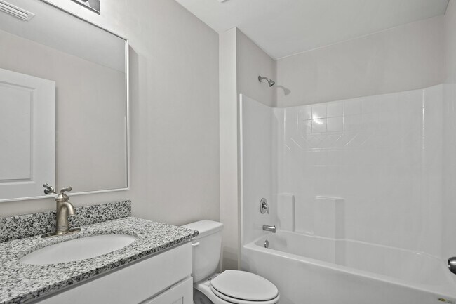 Building Photo - Beautiful 4/2 home with NEW fenced yard