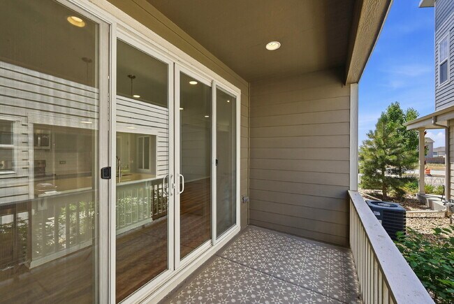 Building Photo - $2,395.95, 2-bed, 2.5-bath with a washer and dryer in unit.