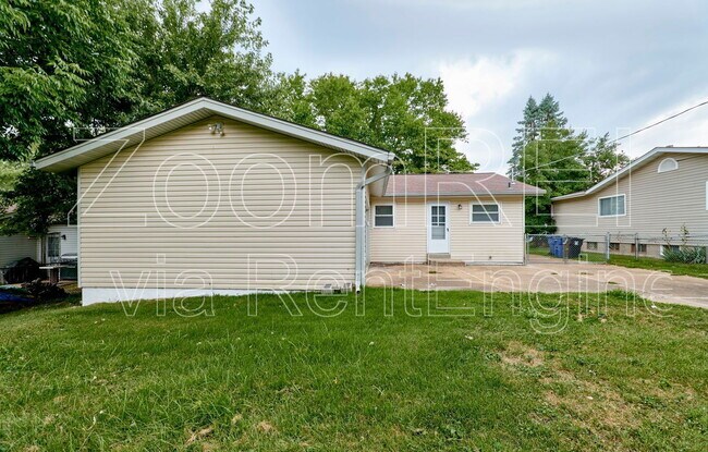 Building Photo - 2400 E Humes Ln