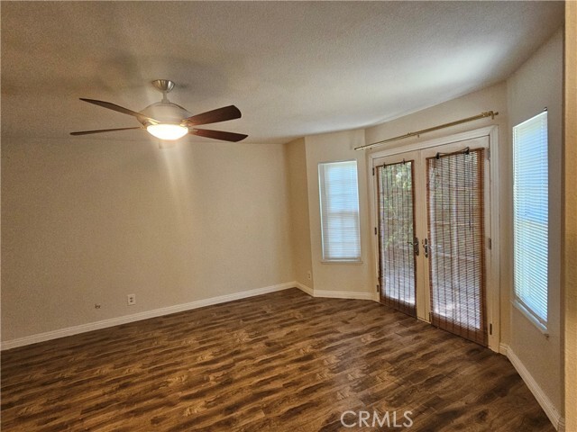 Building Photo - 890 N Driftwood Ave