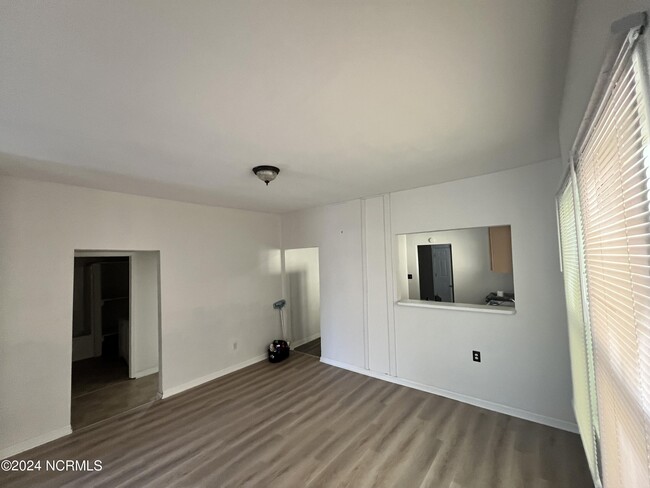 Building Photo - 217 N 17th St