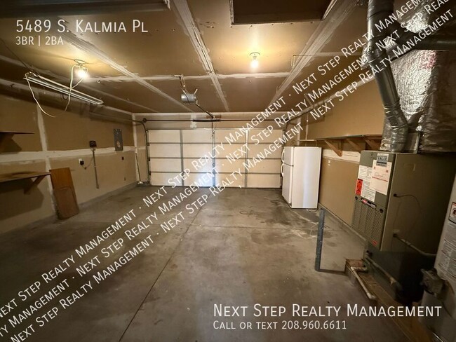 Building Photo - 5489 S Kalmia Pl