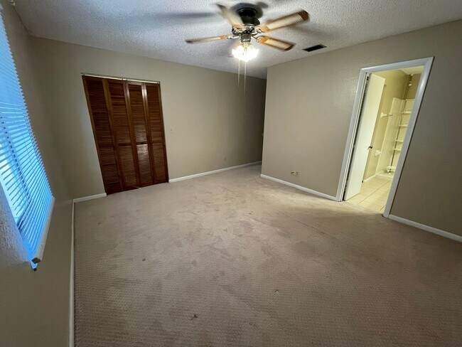 Building Photo - Townhome in Ormond Beach