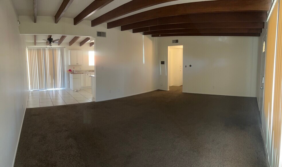 Building Photo - 12868 Catalpa Ave