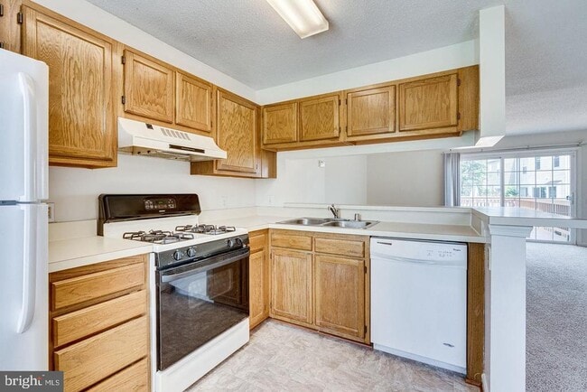 Building Photo - 6628 High Valley Ln