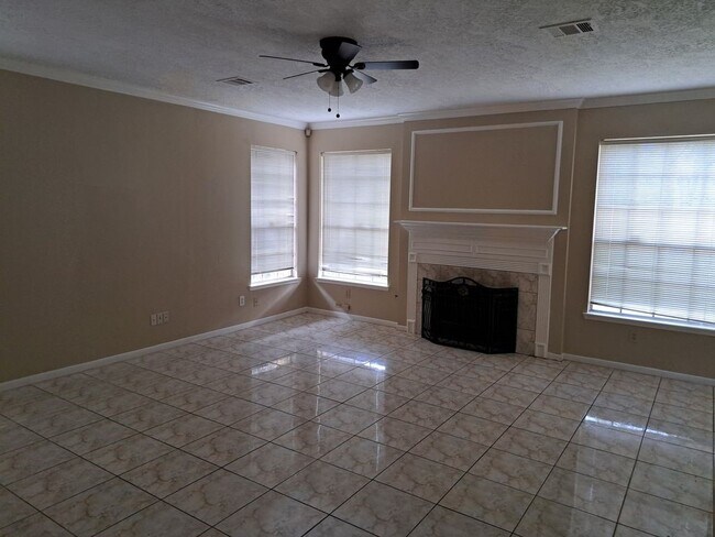 Building Photo - 14211 Torrey Vista Dr