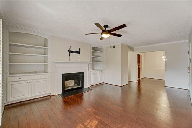 Building Photo - 3513 Essex Ave