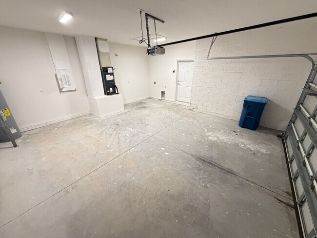 Building Photo - Available now!! Adorable 3 Bedroom / 2 Bathroom Home in Palm Bay!!