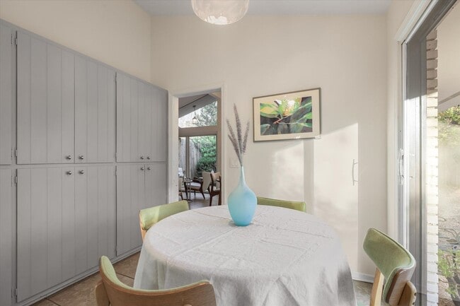 Building Photo - Mid-Century Home in Killearn Estates