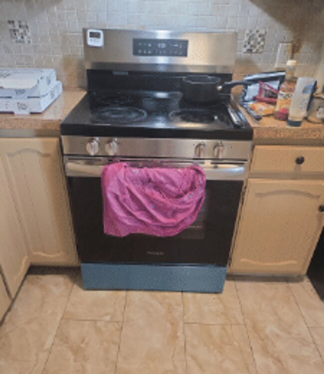 Building Photo - 442 S 18th St