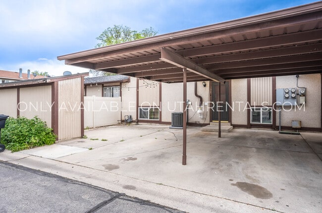 Building Photo - 338 Cedarwood Dr