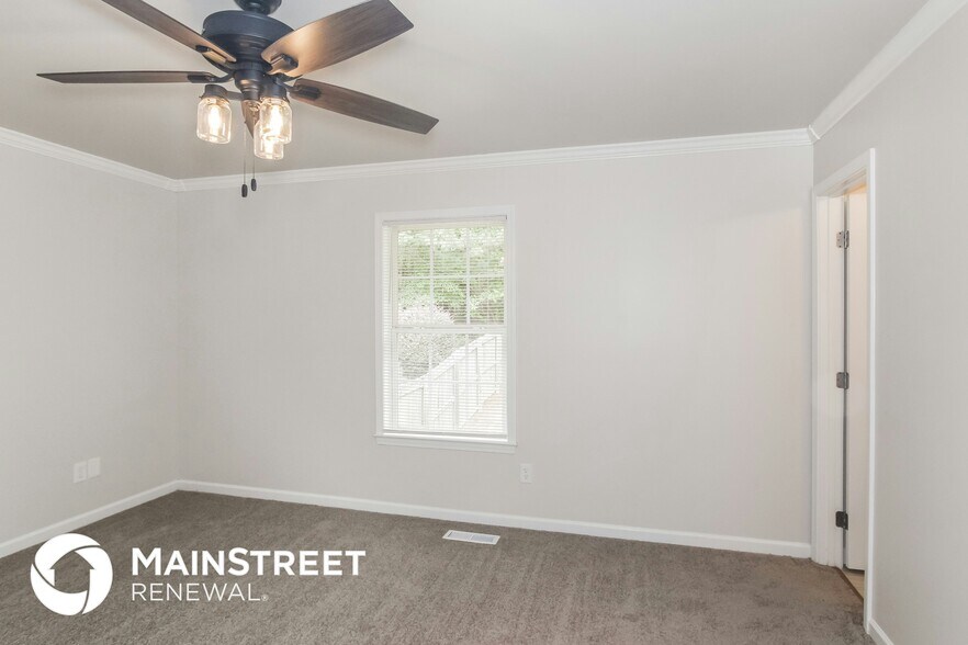 Building Photo - 10 Patrick St