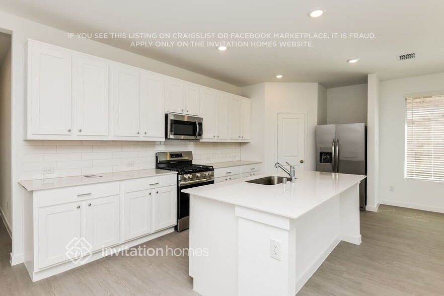 Building Photo - 312 Sedalia Trl