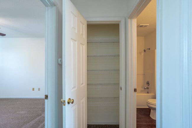 Building Photo - 3513 Delmar Ct