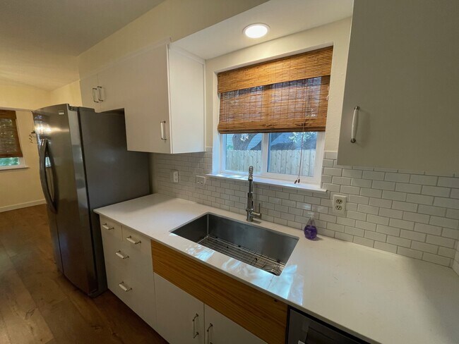 Building Photo - 11505 Murcia Dr