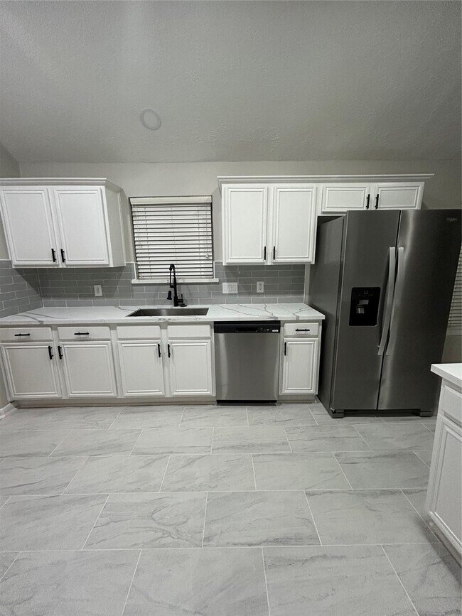 Building Photo - 21725 York Timbers Dr