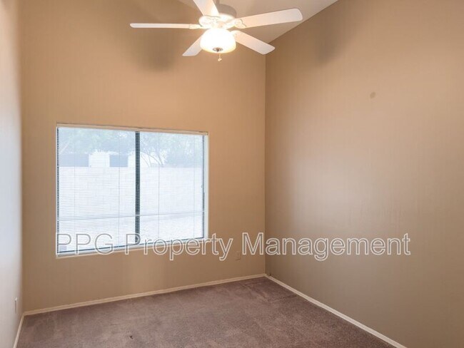 Building Photo - 5517 W Aster Dr