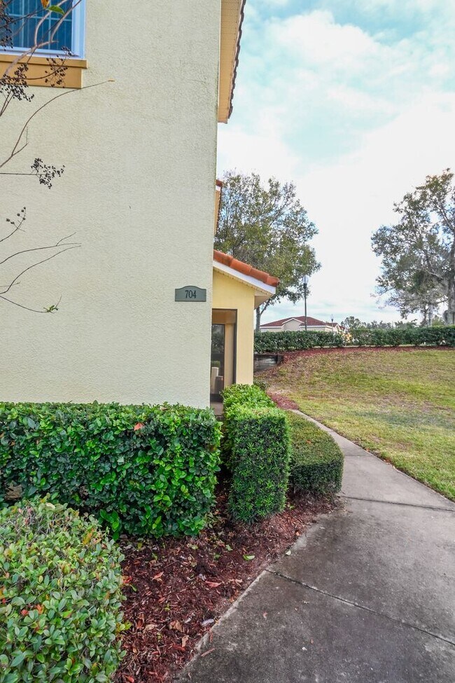 Building Photo - ~4/3~Monroe Circle~Woodwind Bay~Beautiful Town Home!