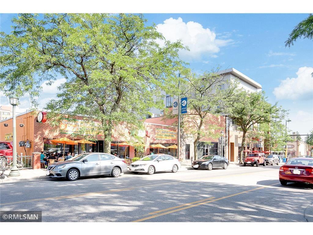 Building Photo - 2532 1st Ave S