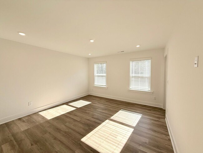 Building Photo - 2805 Fordwood Dr