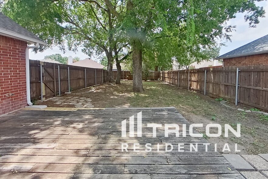 Building Photo - 11313 Newport Dr