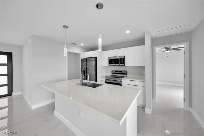 Building Photo - 1829 NW 7th Pl