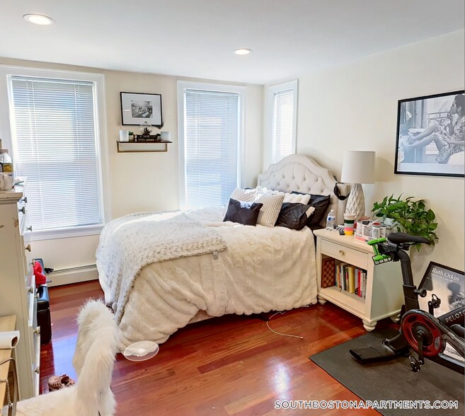 Building Photo - 143 L St