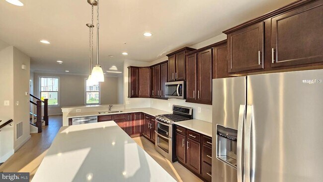Building Photo - 8650 Satinwood Dr
