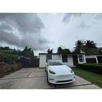Building Photo - 4910 SW 98th Avenue Rd